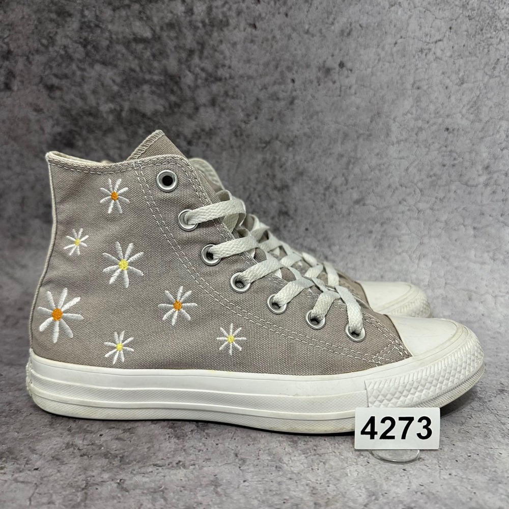 Converse Chuck Taylor All Star Womens 7 Gray Daisy Embroidered High Top Sneakers - Picture 1 of 8